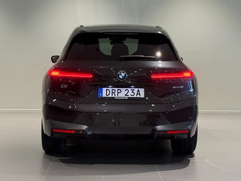 Bild 4 av BMW iX xDrive50 Sportpkt Panorama Adpt Farth H/K Cfrt Access
