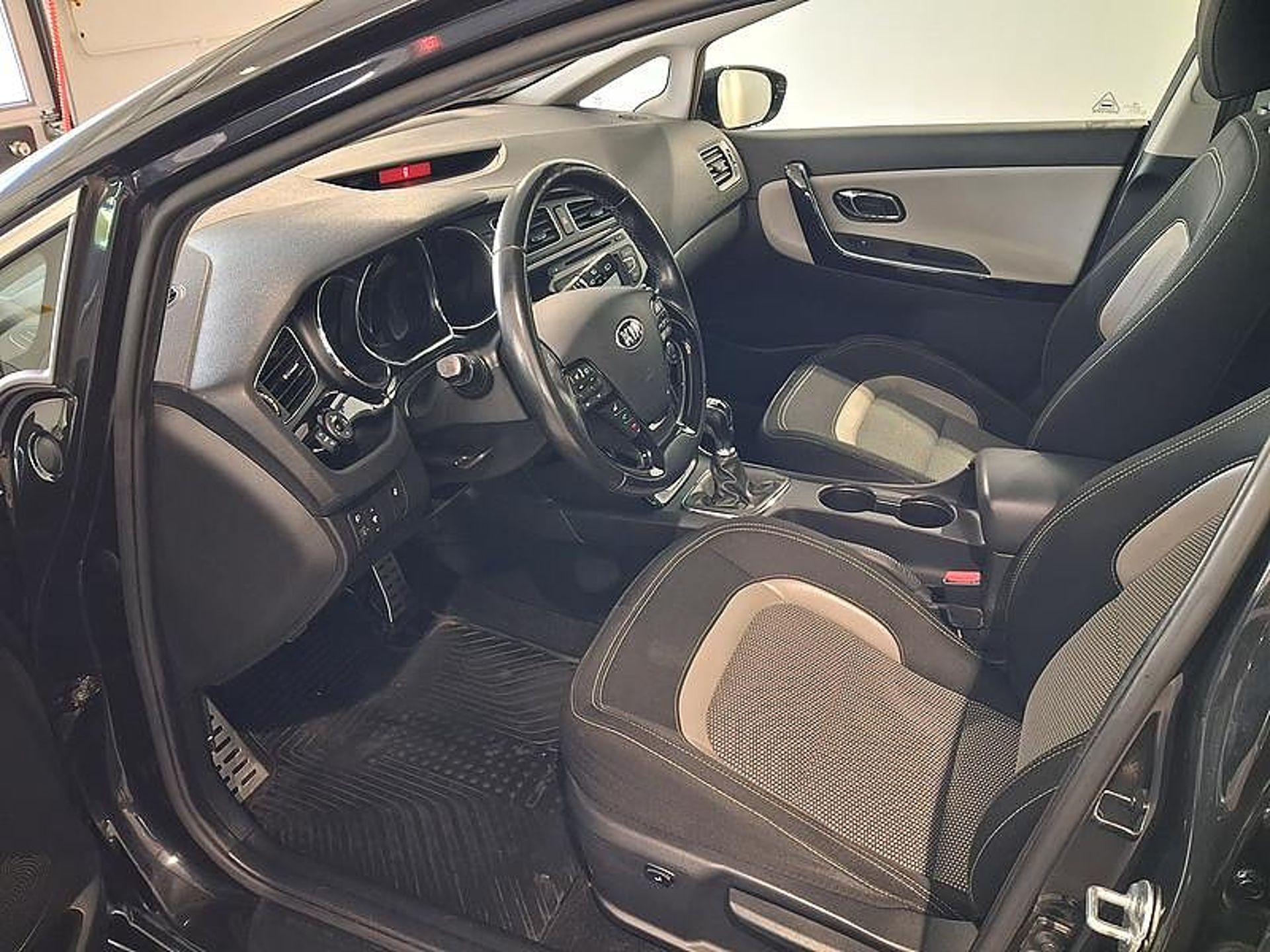 Kia Ceed COMBI 2014, photo 2/10