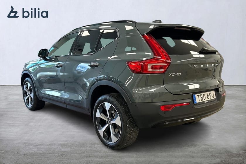 Bild 2 av Volvo XC40 B3 FWD Bensin Plus Dark Pano 19" Loungepkt Teknikpkt