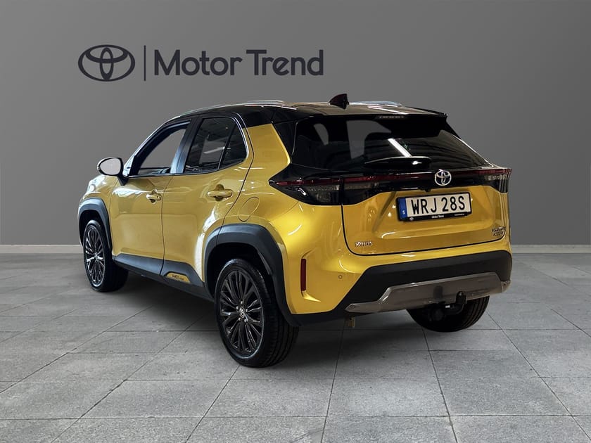 Bild 2 av Toyota Yaris Cross Hybrid AWD-i 1,5 ADVENTURE BITONE DRAG VHJUL
