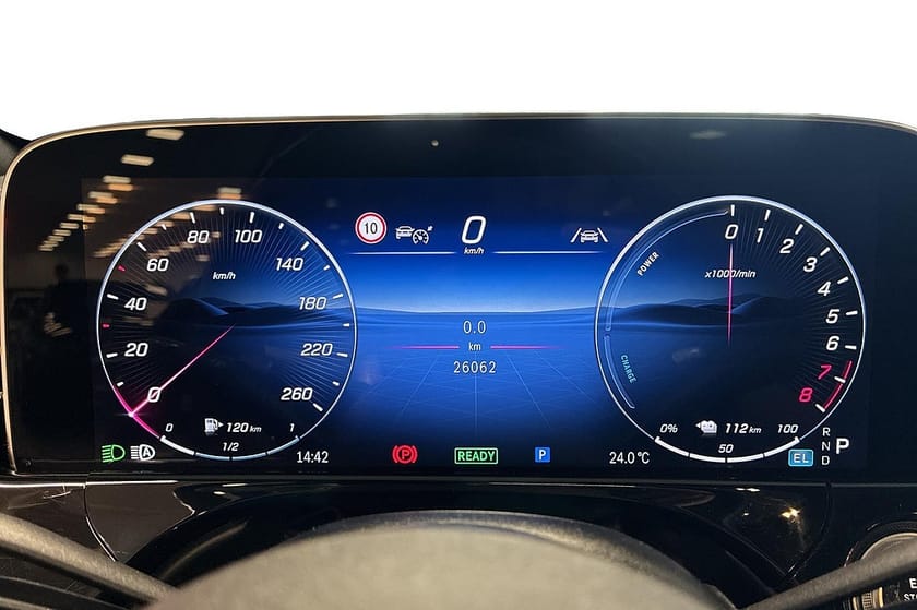 Bild 5 av Mercedes-Benz E 300 e 4MATIC 4M AMG 360° Superscreen Drag Burmester Pano