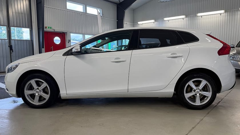 Bild 5 av Volvo V40 D2 Geartronic, 120hk Kinetic, Drag *Drag*