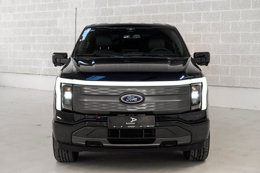 Bilde 4 av Ford F-150 Lightning Standard Range 98 kWh Lariat Launch Edition | Hardtop/Skuffeinnredning
