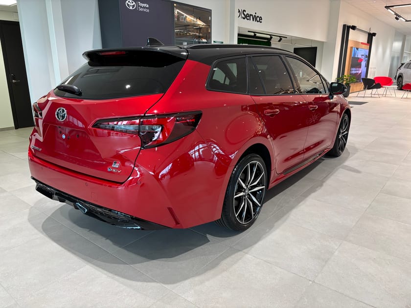 Bild 3 av Toyota Corolla Touring Sports Active 1.8 1,8 Hybrid GR-S