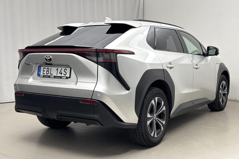 Bild 3 av Toyota bZ4X (204hk) Executive JBL