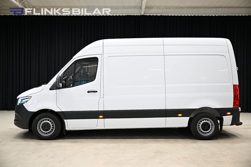Bild 2 av Mercedes-Benz Sprinter 211 CDI FWD Panel Van 9G 114HK Servicebil|Inredd|Drag|Värmare|EnÄgare