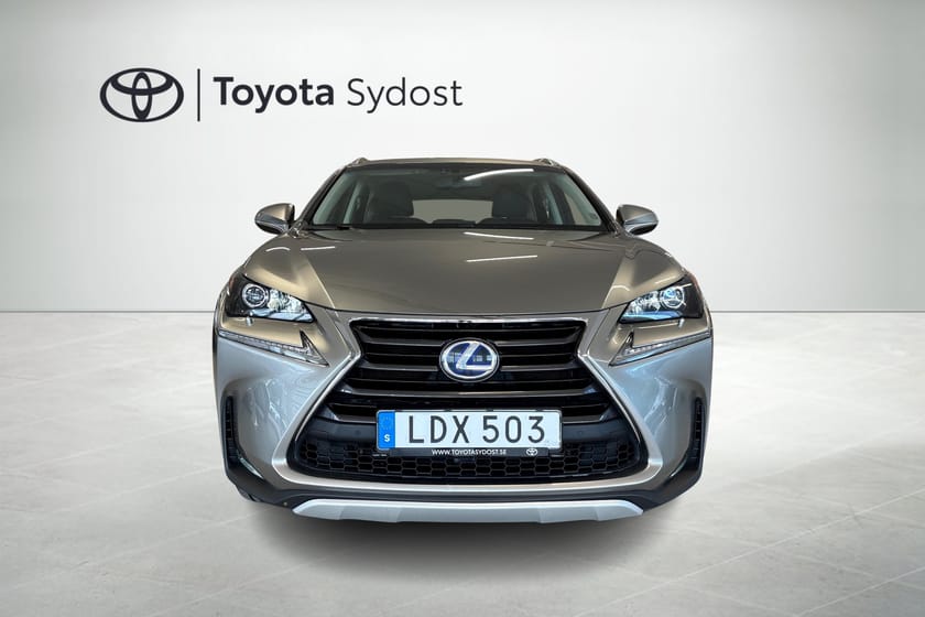 Bild 4 av Lexus NX 300h AWD Bussiness Line drag