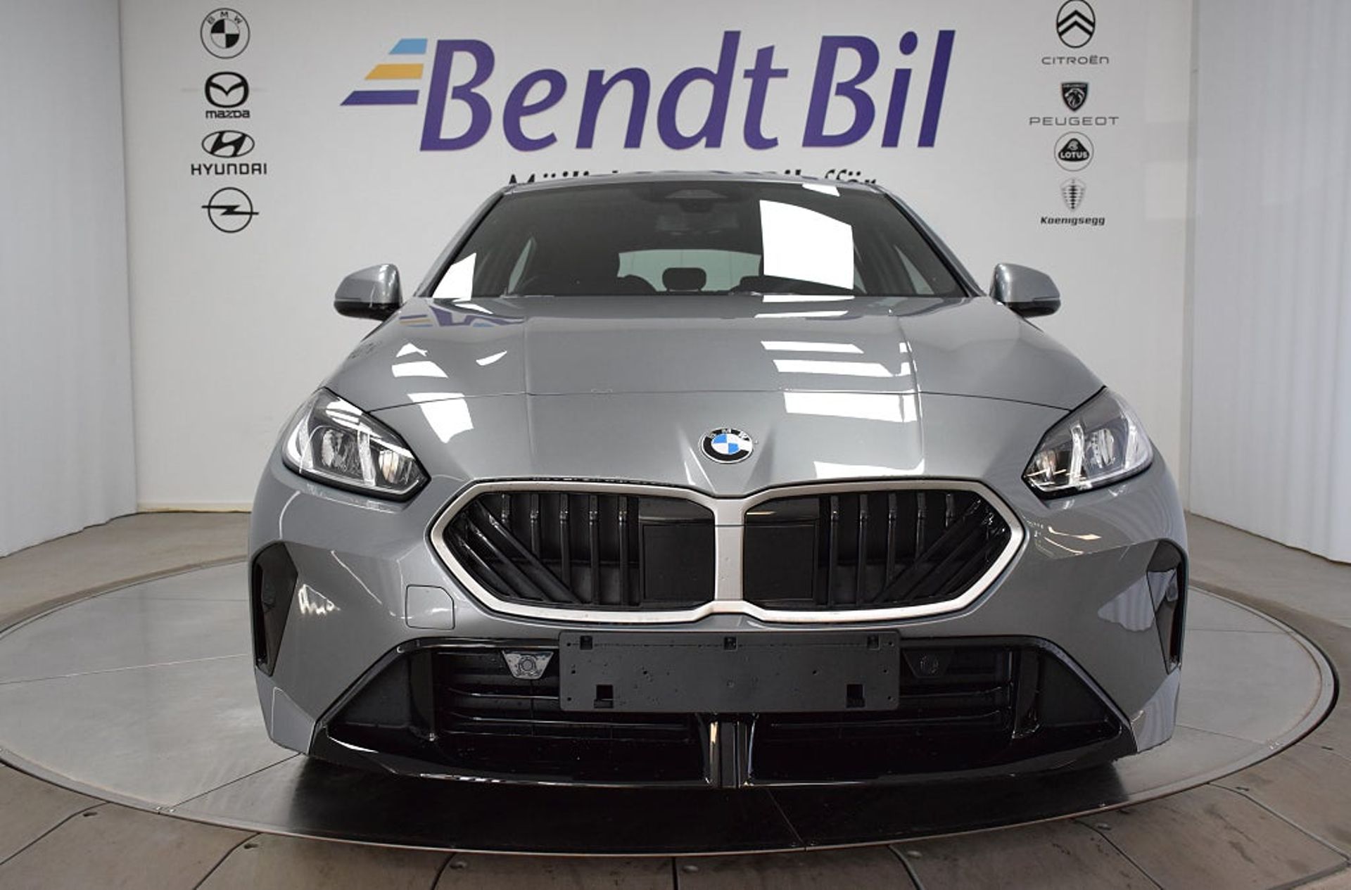 BMW 120 i M Sport 2025, photo 6/10