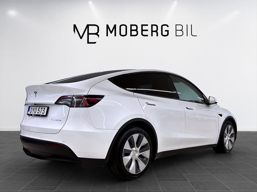 Bild 5 av Tesla Model Y Long Range AWD 514hk Pano Läder B-Kamera Navi