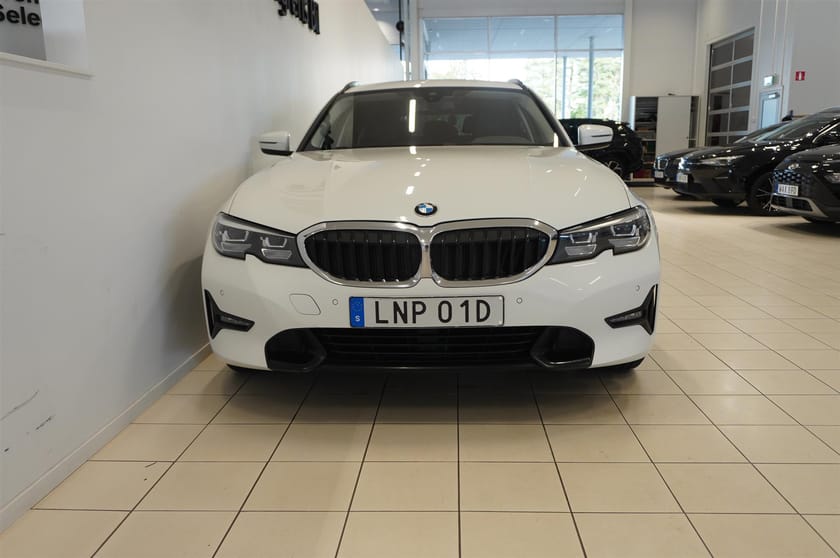 Bild 4 av BMW 330e xDrive Touring Model Sport PDC Drag