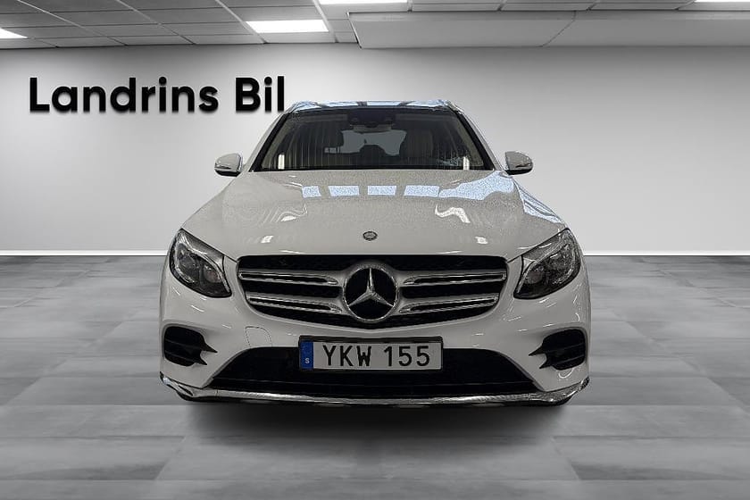 Bild 2 av Mercedes-Benz GLC 350 e 4MATIC SUV AMG Panorama Luftfjädring