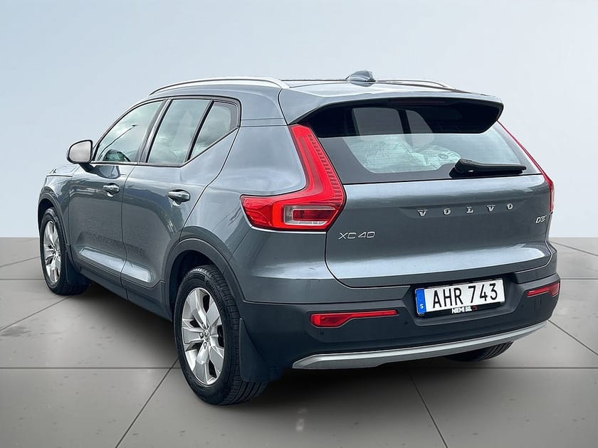 Bild 5 av Volvo XC40 D3 AWD Momentum Pro SoV-Däck/Elstol/Kamera/Psens/Navi