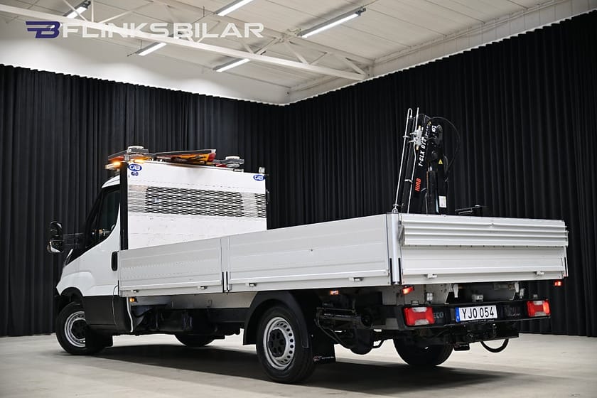 Bild 4 av Iveco Daily 35-160 Chassi Cab 156HK L4 Automat|Långflak|Kranbil|3.5ton-dragvikt|Moms