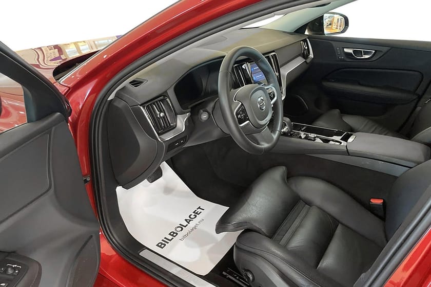 Bild 4 av Volvo S60 Recharge T8 II AWD R-Design / Drag / Backkamera / Läder