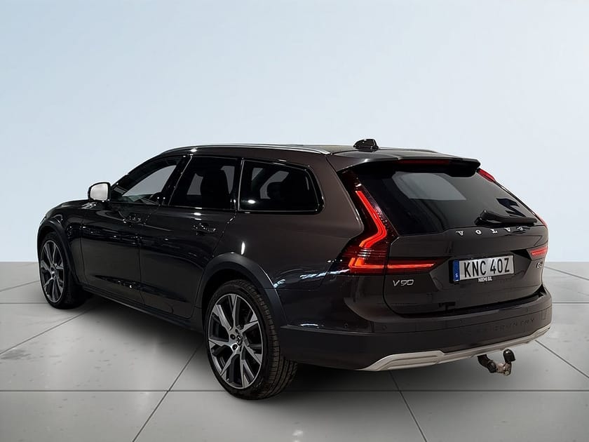 Bild 5 av Volvo V90 Cross Country B6 AWD B&W Pano HuD Massage Drag Pvärm 360° S/V-hjul