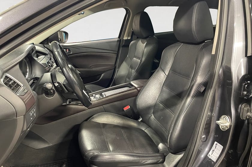 Bild 3 av Mazda 6 Wagon 2.2 SKYACTIV-D 175 HK AUT AWD BOSE DRAG NAVI PDC