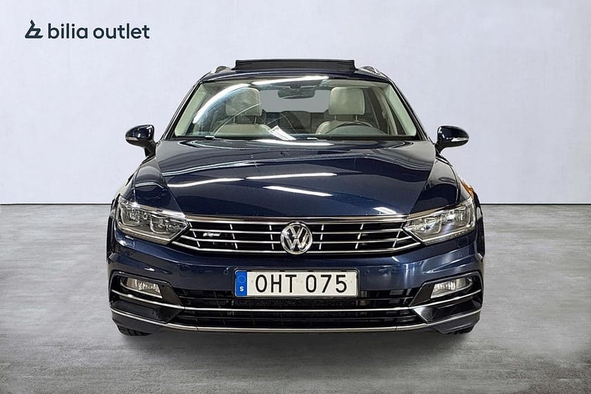 Bild 3 av Volkswagen Passat Sportscombi 2.0 TDI 4Motion R-Line 190hk Panorama Drag