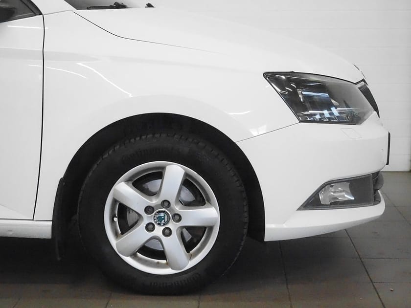 Bild 5 av Škoda Fabia Skoda 1.2 TSI Style | Carplay | P-Sen |