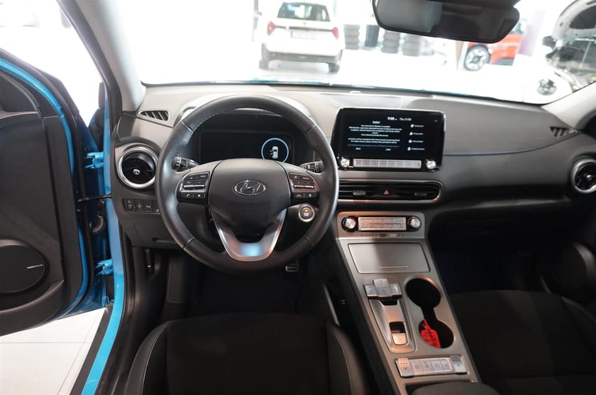 Bild 2 av Hyundai Kona Electric 39.2 kWh EV Essential Backkamera 862 Mil Navigation