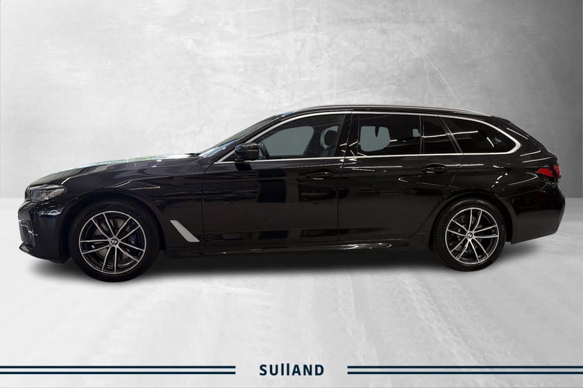 Bilde 2 av BMW 530e xDrive Touring M Sport/Panorama/Komfortseter/Head Up/Hengerfeste/Laser