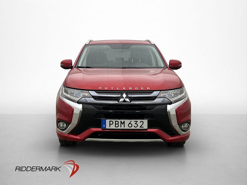 Bild 2 av Mitsubishi Outlander PHEV 203hk AWD Business 360° Skinn Drag