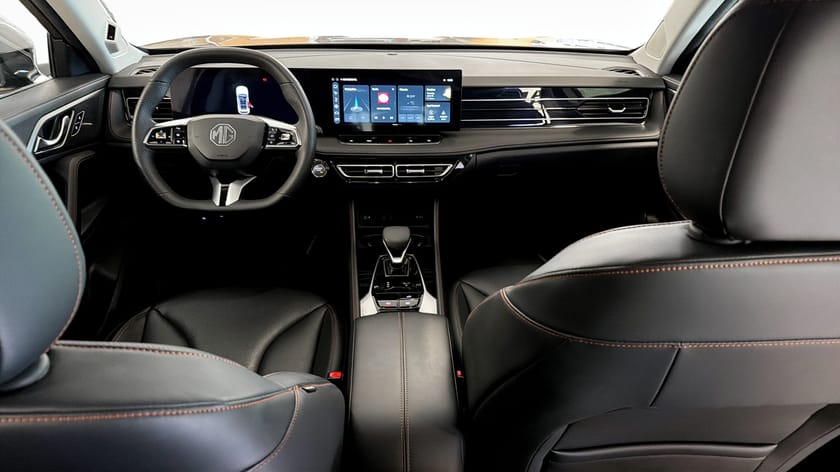 Bild 4 av MG HS PHEV LUXURY PLUG-IN HYBRID 307Hk / 360° / CarPlay