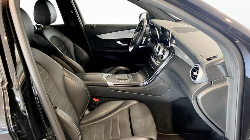 Bild 4 av Mercedes-Benz GLC 300 de 4MATIC 300de SUV AMG-Line