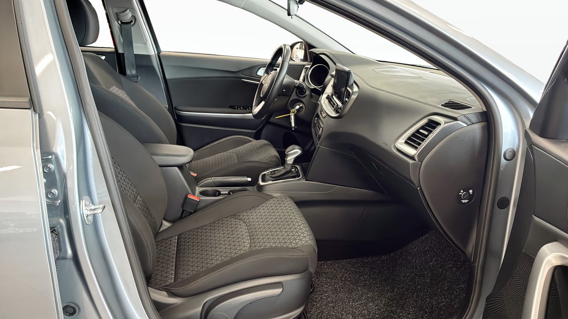 Kia Ceed 1.5 T-GDI 140HP ACTION 2025, photo 3/10
