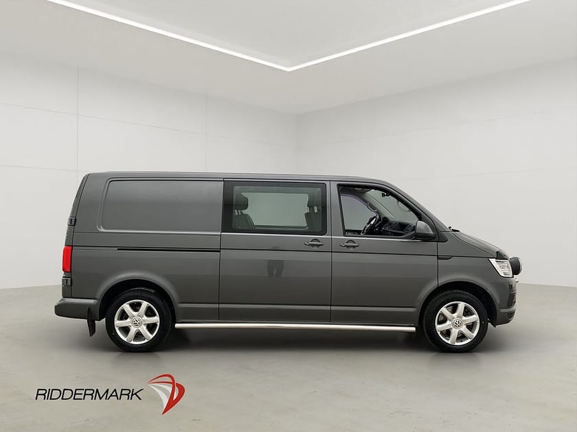 Bild 2 av Volkswagen Transporter TwinCab Kombi  4M Värm Drag B-Kamera CARPLAY