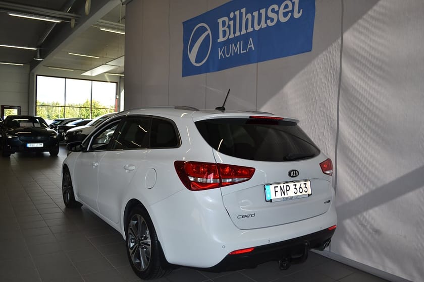 Bild 3 av Kia cee'd_sw 1.6 CRDi GT-Line Manuell Drag Navi 136hk