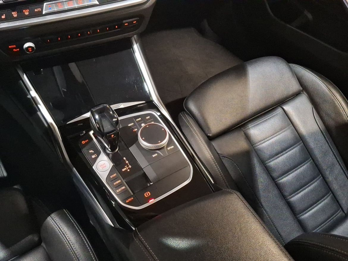 BMW BMW 330e xDrive Touring — bild 13