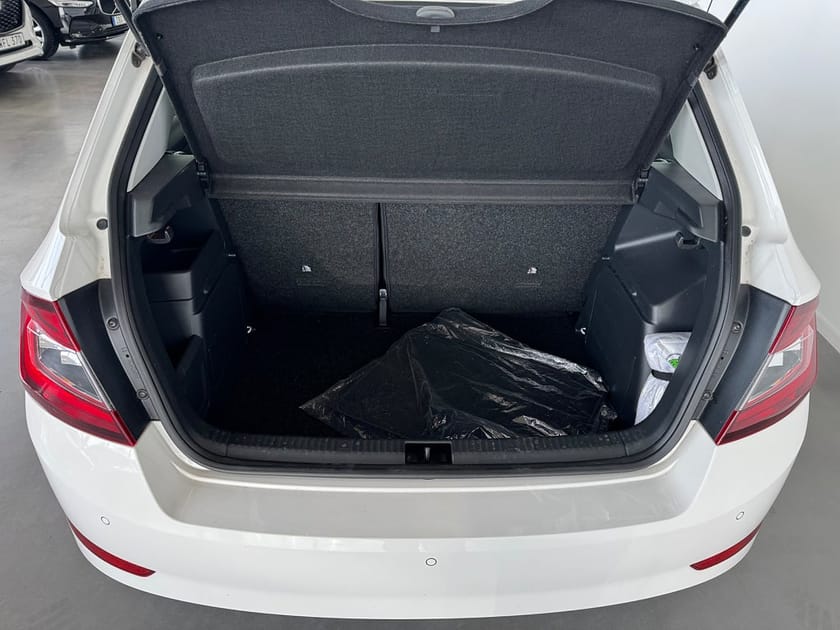 Bild 4 av Škoda Fabia Skoda 1.0 TSI Style | CarPlay | P-sensor | Keyless