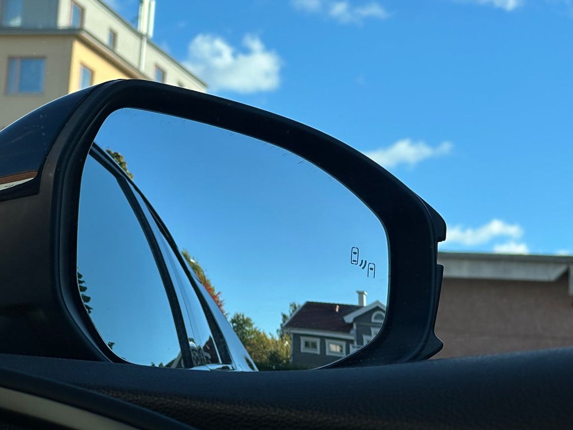 Toyota C-HR PHEV, bild 22 av 23