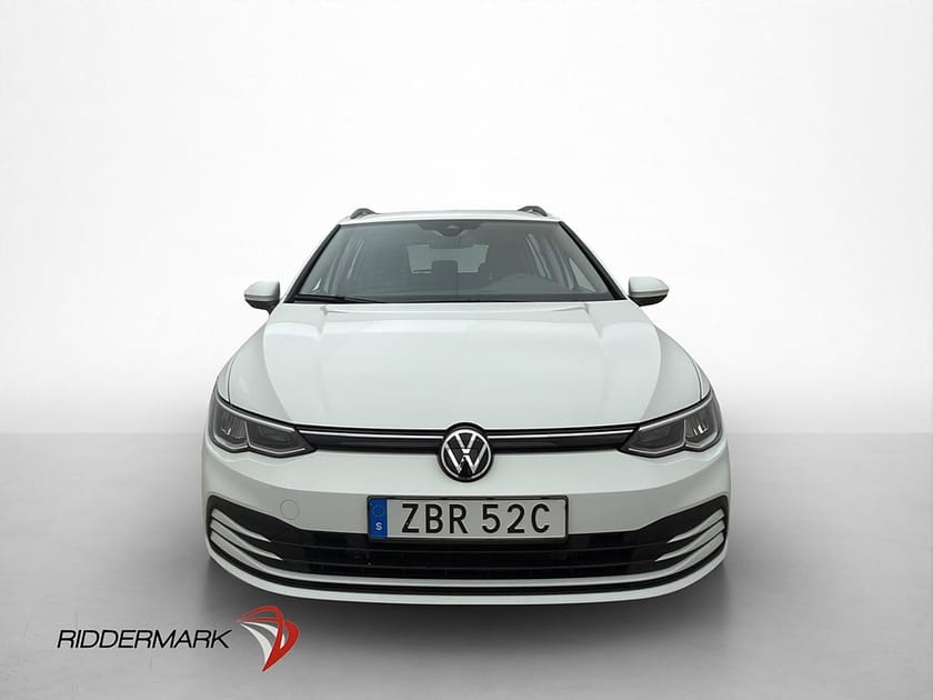 Bild 2 av Volkswagen Golf Sportscombi 1.5 eTSI 131hk Cockpit P-Värmare Carplay