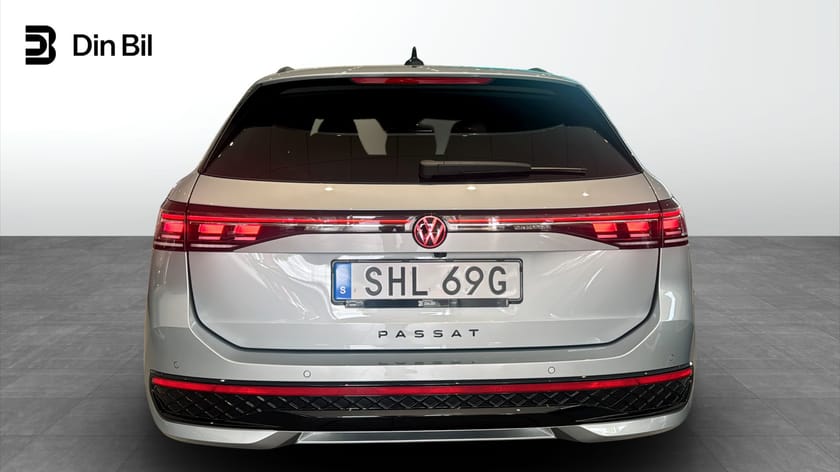 Bild 5 av Volkswagen Passat Variant eHybrid 272 hk DSG R-Line Drag/Panorama/Värmare