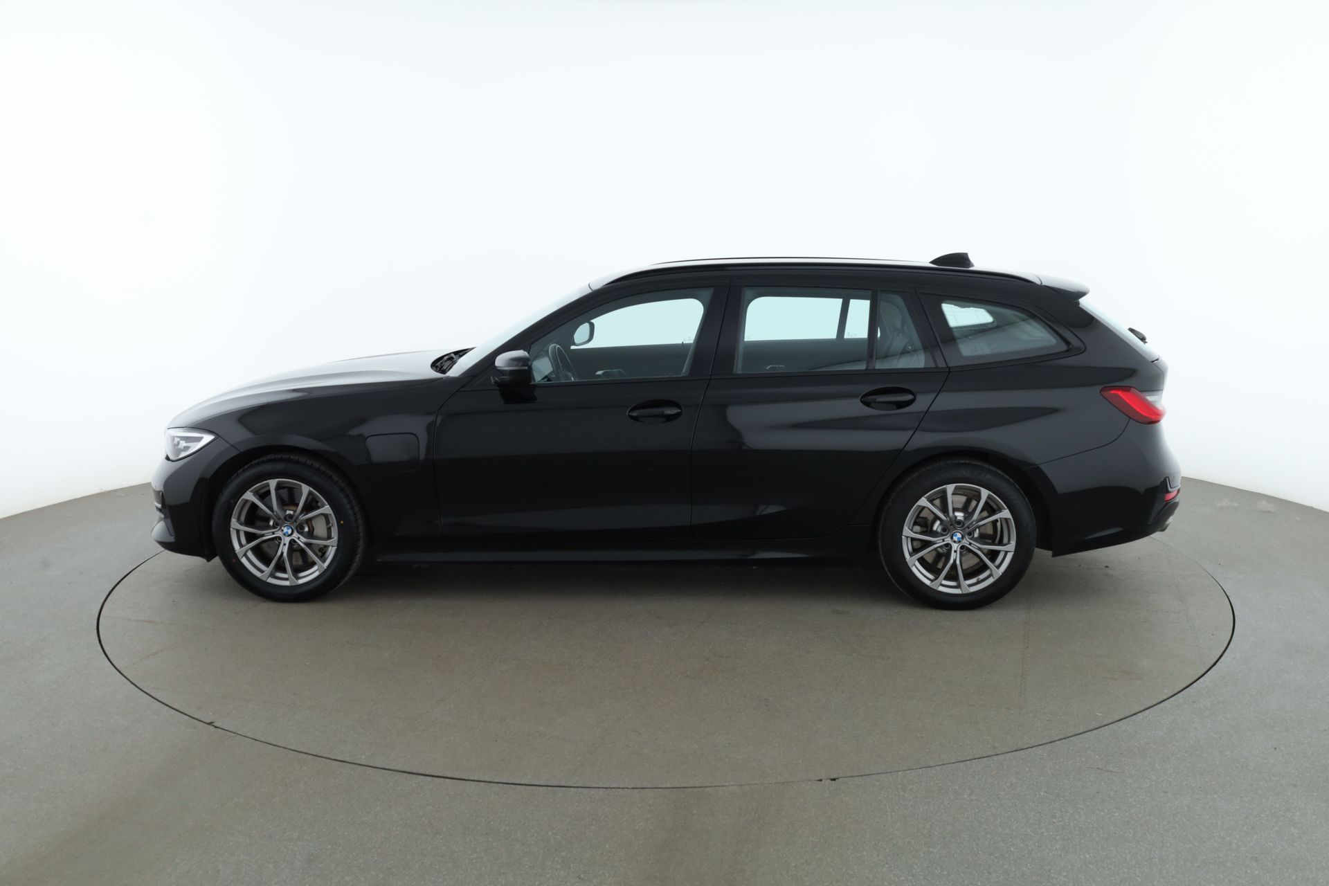 BMW 330 e Sport line / Dragkrok 2021, bild 2/10