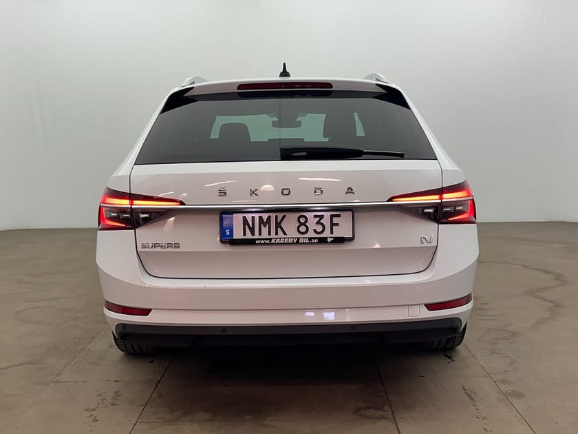 Bild 5 av Škoda Superb iV Kombi Skoda 1.4 TSI Business Style B-kamera Drag Canton