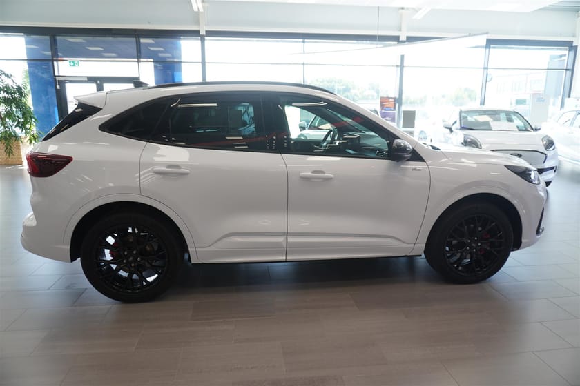 Bild 4 av Ford Kuga Plug-In Hybrid ST-Line X 2.5 FWD 243hk Black Edition