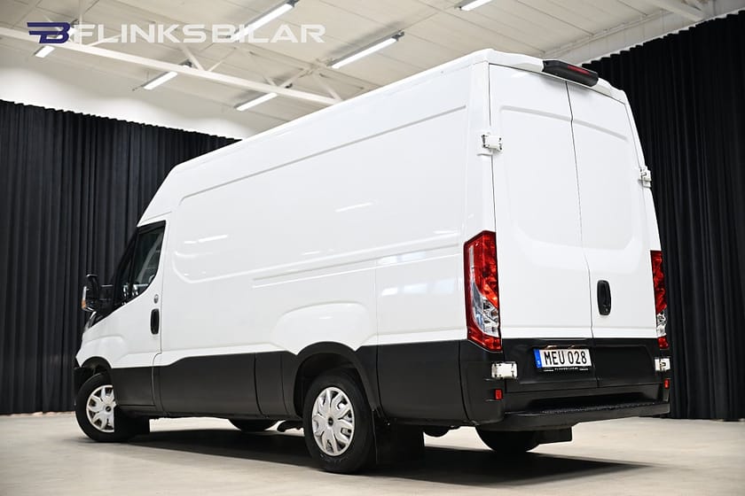 Bild 4 av Iveco Daily 35-120 Van 2.3 JTD Hi-Matic Automat|Webasto|3.5ton-drag|Nykamrem