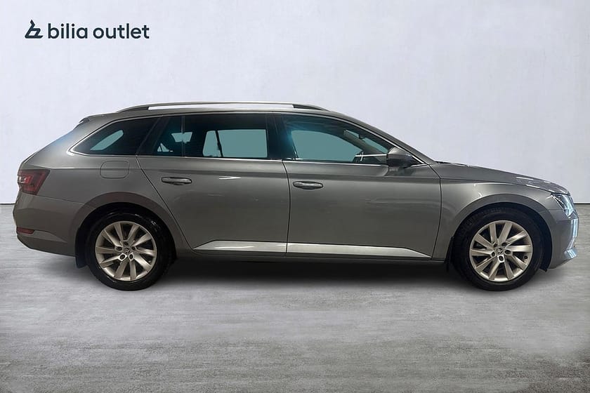 Bild 5 av Škoda Superb Kombi Skoda 2.0 TDI SCR Style / Drag / Navigation /Backkamera