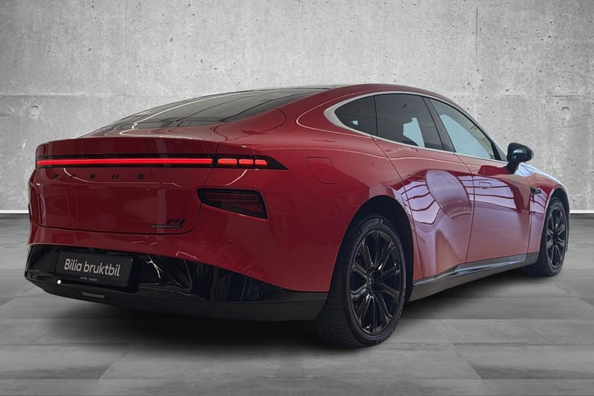 Bilde 2 av XPENG P7 High Performance 1. reg 19.04.2023 AWD, Panorama Nappaskinn