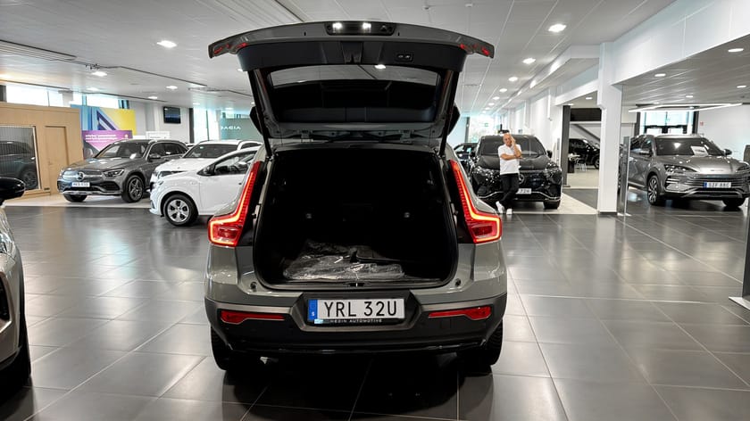 Bild 5 av Volvo XC40 B4 DCT Plus Dark / Dragkrok