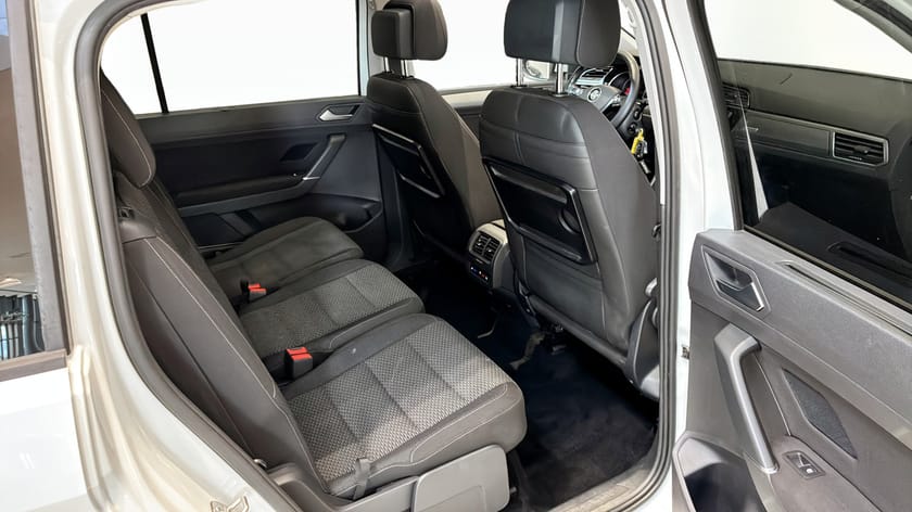 Bild 5 av Volkswagen Touran 7-Sits | Pano | Drag | Adaptiv F. | 150hk