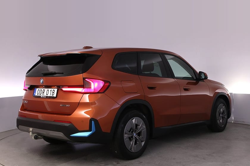 Bild 5 av BMW iX1 xDrive30 Drag HUD 360 Elstol Navi Carplay