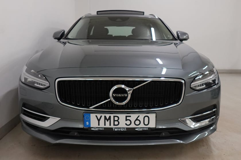 Bild 2 av Volvo V90 T8 Twin Engine AWD Pano Drag P-Värme Adap-F Orrefors