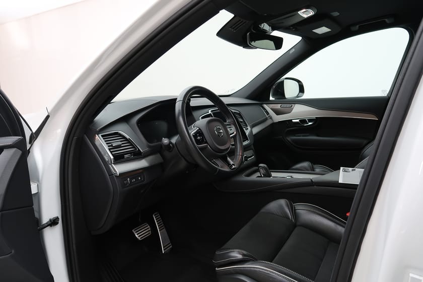 Bild 5 av Volvo XC90 7 Säten Recharge T8 R-Design 7-säten Teknikpkt 360kamera