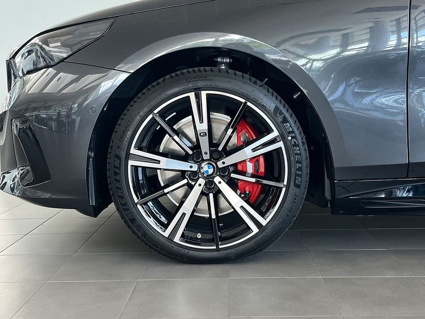 Bild 4 av BMW i5 xDrive40 Touring M Sport Pro Innovation Drag Rattvärme