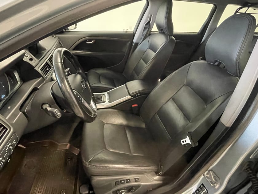 Bild 4 av Volvo XC70 D4 AWD Classic Summum Drag Nav Backkamera