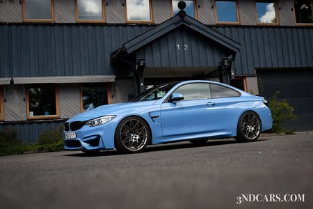 BMW M4 Coupé DCT Kolfiberpaket Steg2 Harman Kardon MM