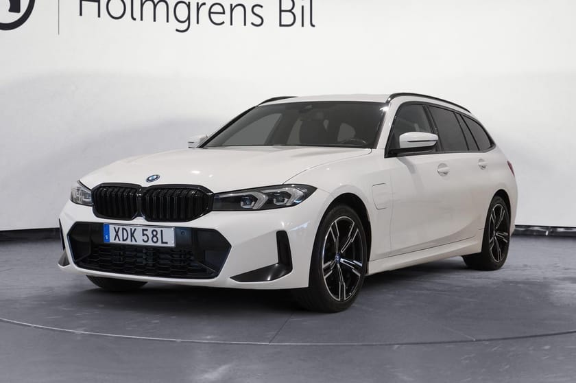 Bild 1 av BMW 330e xDrive Touring M-Sport Drag HiFi